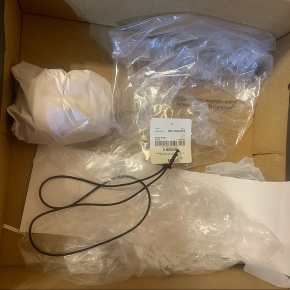 Vintage Style Block Heel - Picture 6 of 11